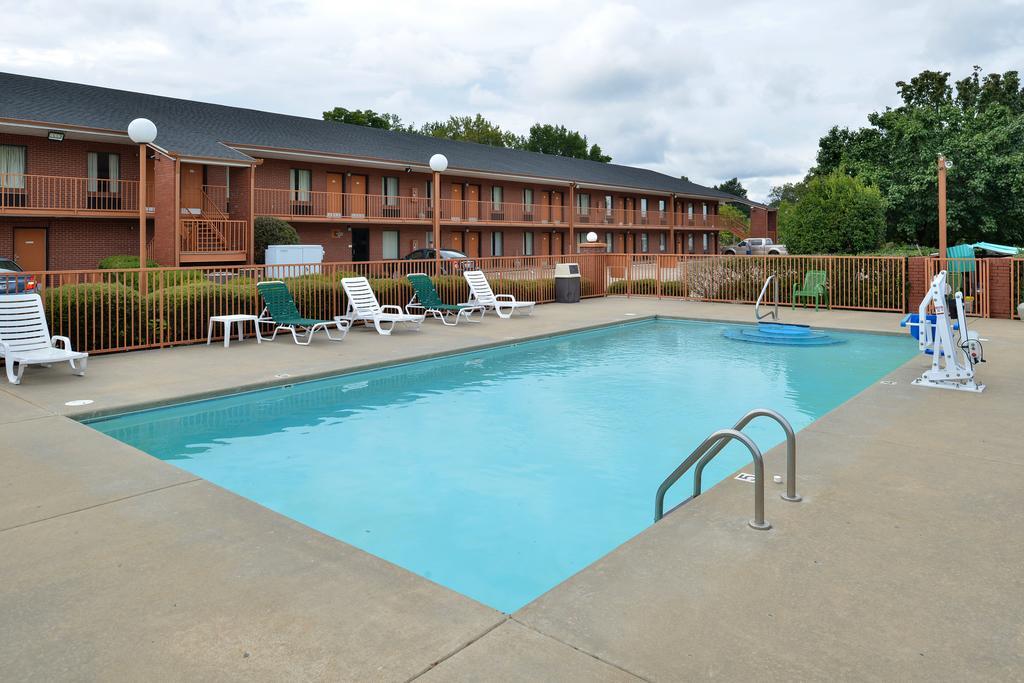 America'S Best Value Inn & Suites Sheridan Exterior photo