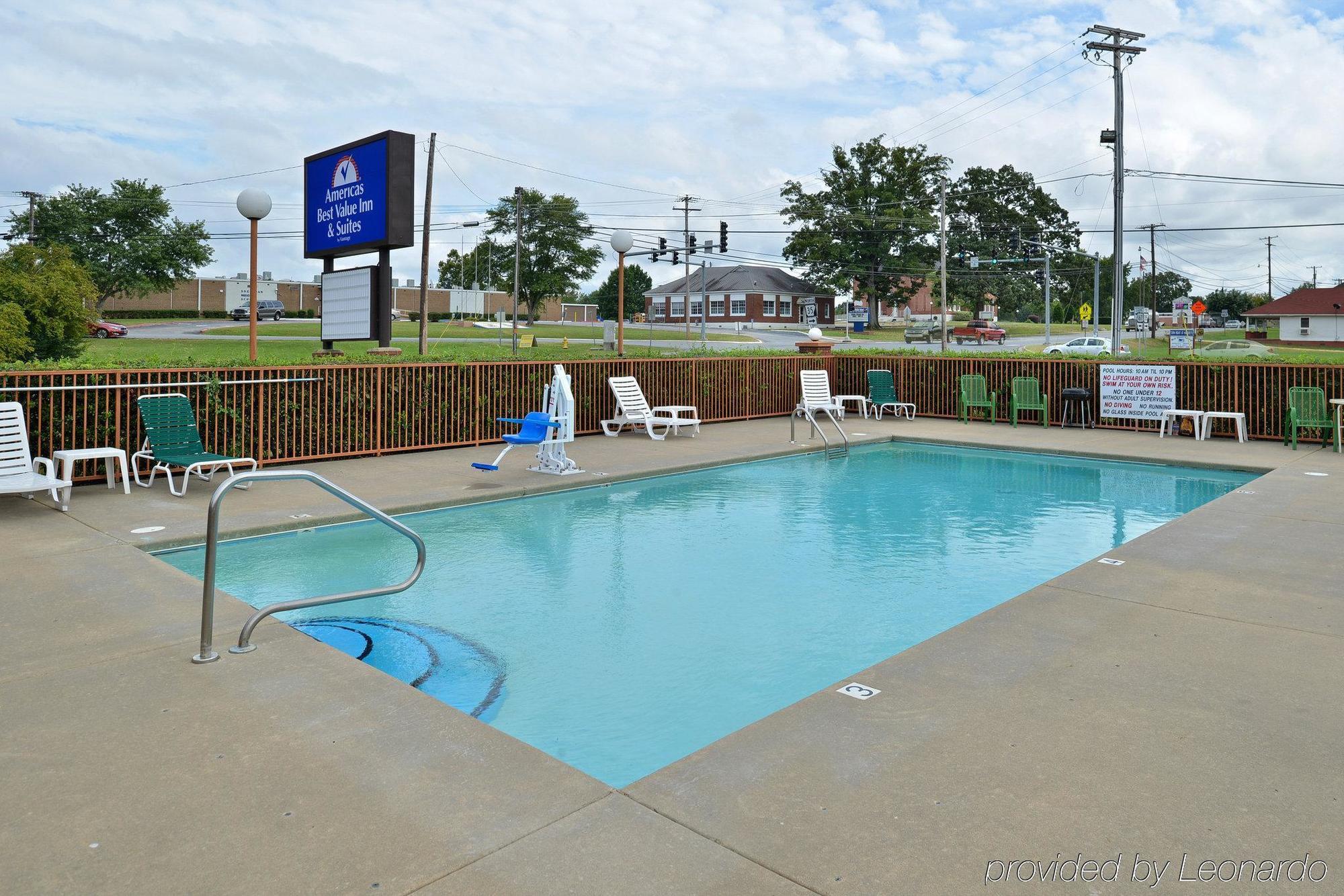 America'S Best Value Inn & Suites Sheridan Exterior photo