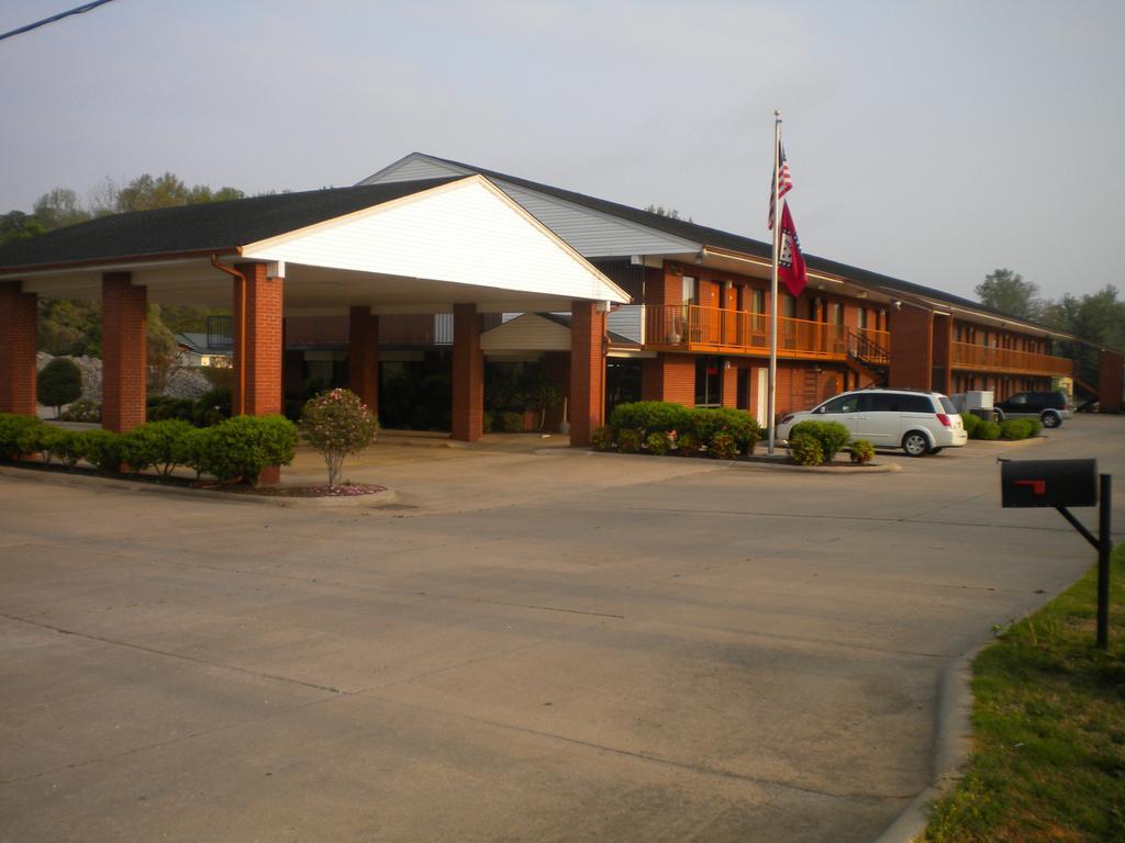 America'S Best Value Inn & Suites Sheridan Exterior photo